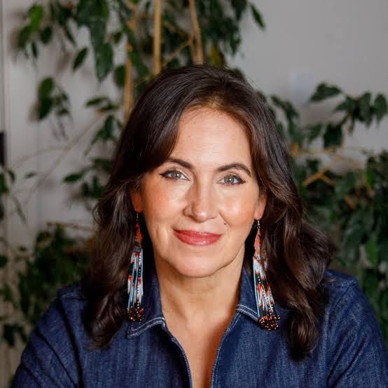 Dr. Kyra Bobinet, keynote speaker and behavioral neuroscientist, posing for a portrait.
