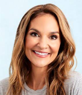 Portrait of keynote speaker and health expert Joy Bauer.